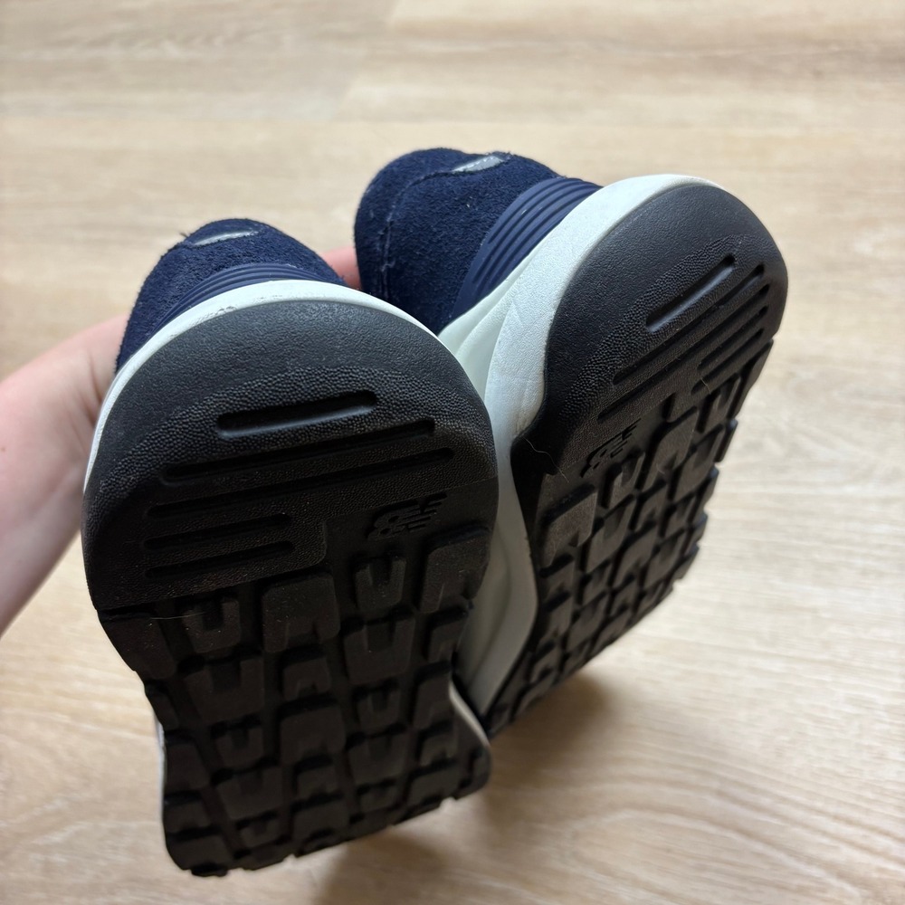 New Balance 57/40 Sneakers W9.5/M7.5 Color Navy - Picture 3 of 5